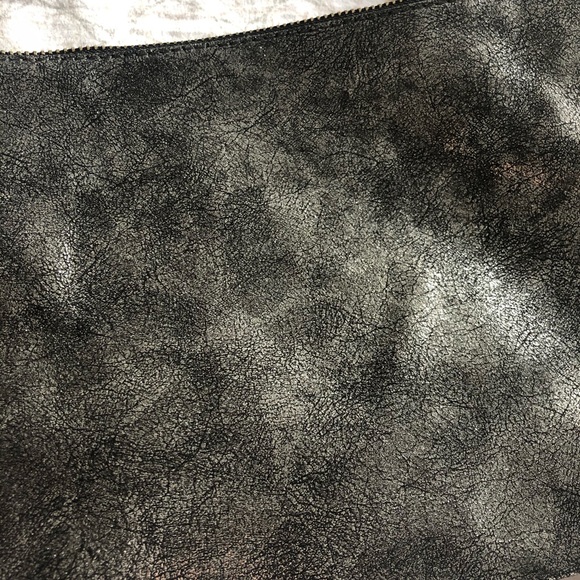 💫HP💫NWT envelope clutch blackish Silverish - Picture 3 of 3